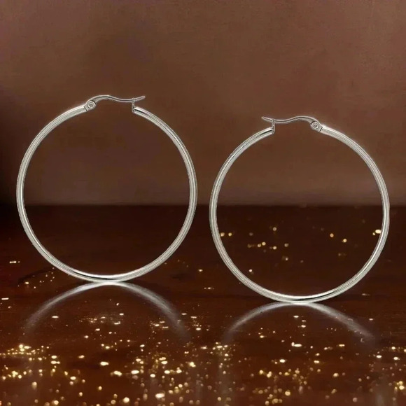 🆕️Minimalist 18K Gold Plated Stainless Steel Hoop Earrings 🌟 Trendy & Chic - Picture 7 of 14